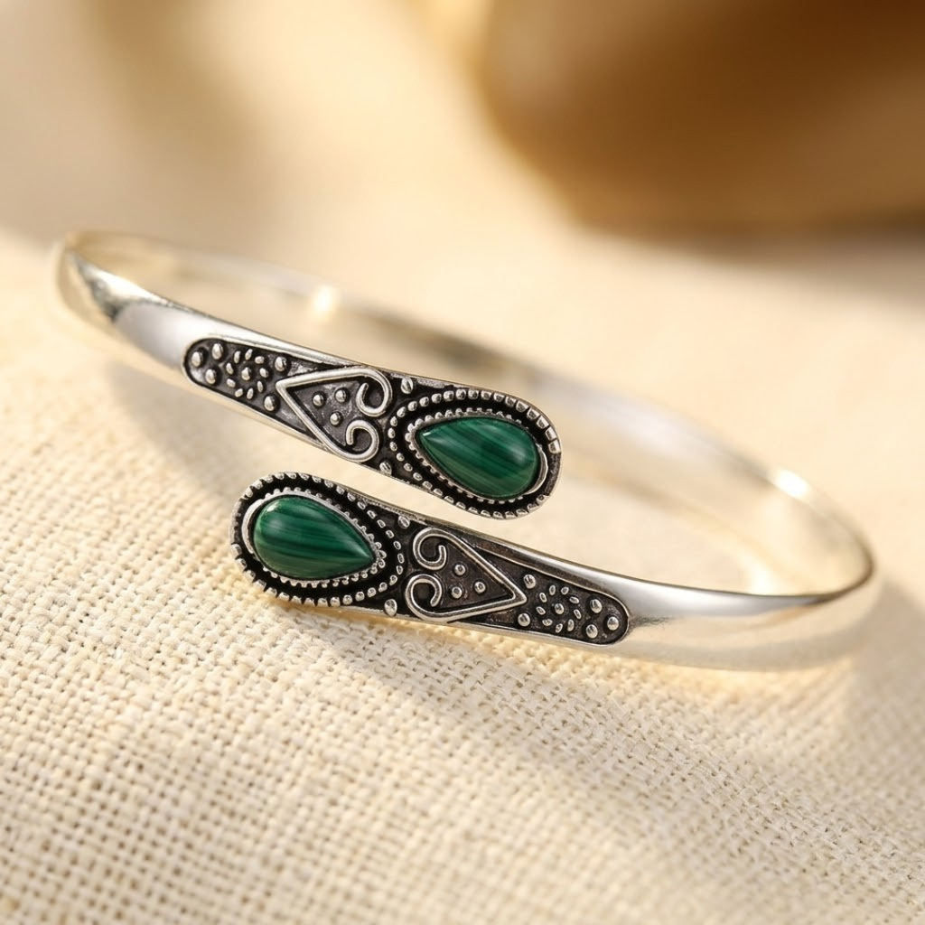 Silver Emerald Vintage Bangle - Photo 1