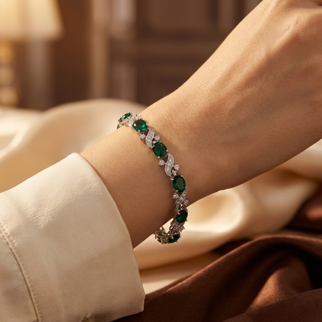 Silver Emerald Vintage Link Bracelet - Photo 2