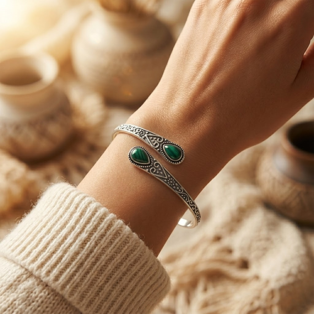 Silver Emerald Vintage Bangle - Photo 2
