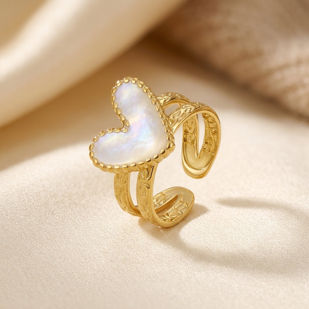 Gold Heart Motif Ring - Photo 1