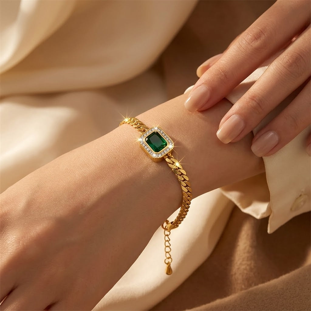 Gold Emerald Chain Bracelet - Photo 2