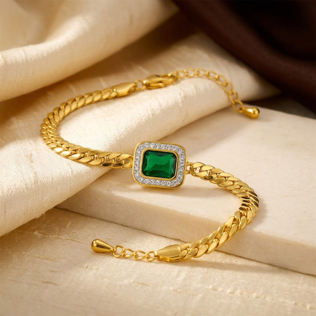 Gold Emerald Chain Bracelet - Photo 1