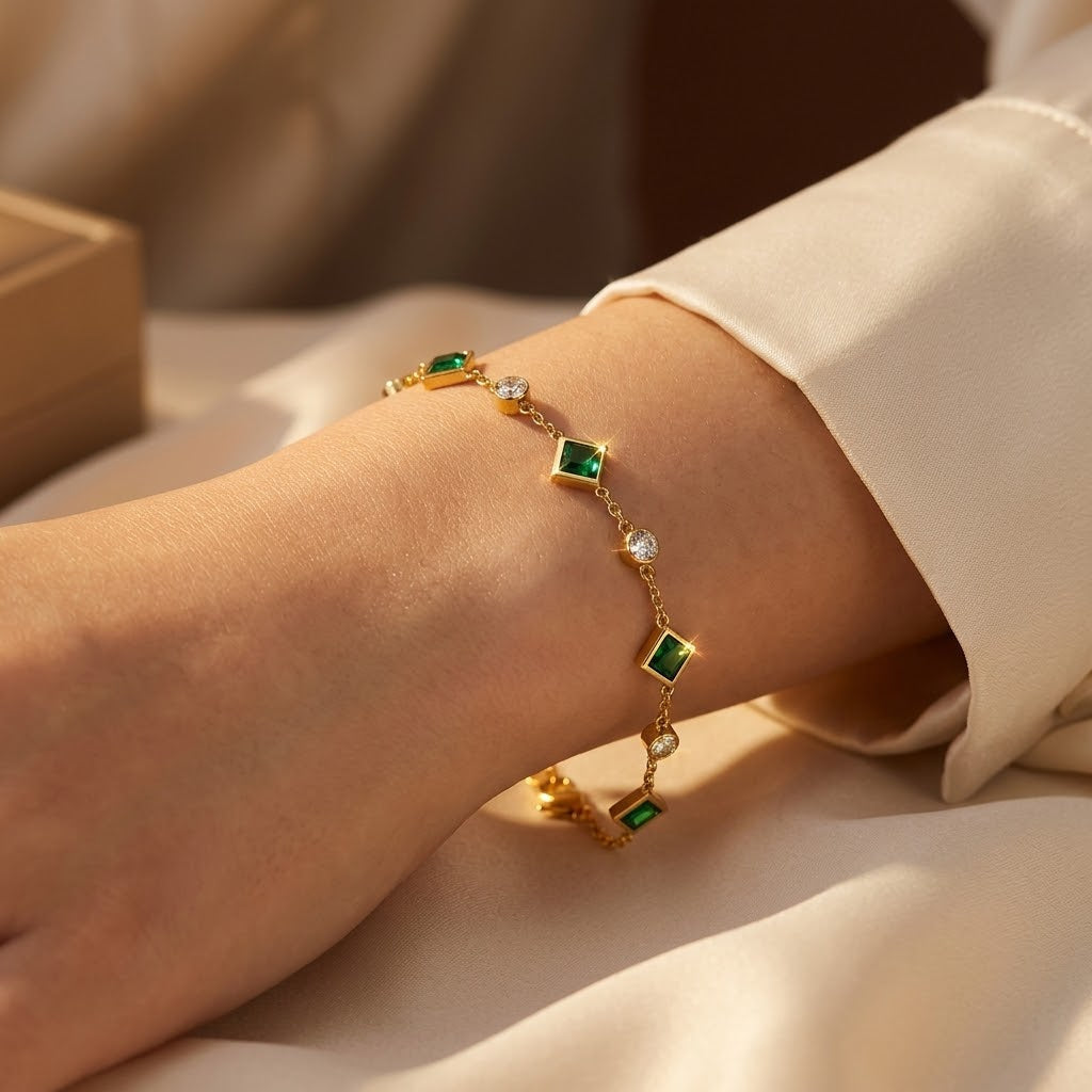 Gold Emerald Station Bracelet - Photo 2