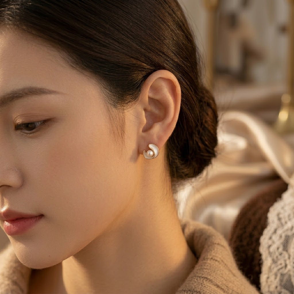 Gold Swirl Pearl Stud Earrings - Photo 2