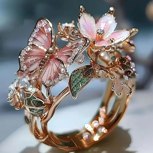 Croia™ | Butterfly Ring with Zirconia - Photo 1