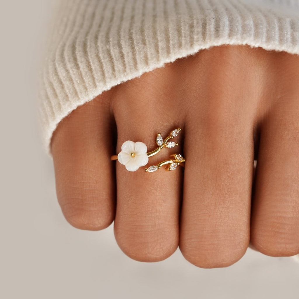 Gold Floral and Leaf Open Ring - Photo 2